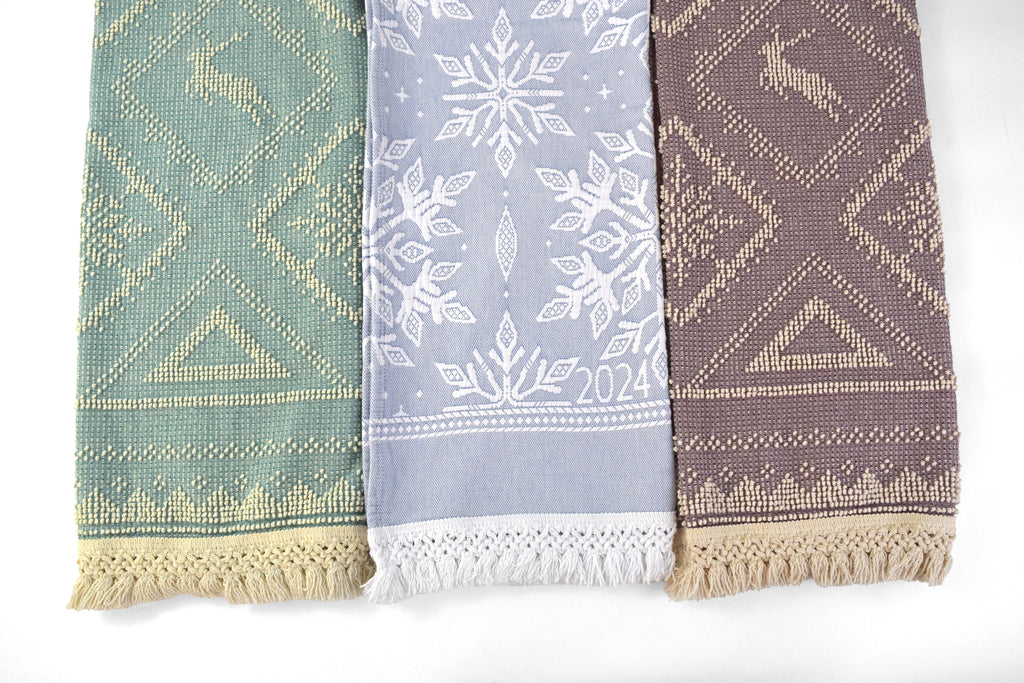 Holiday Throw Collection